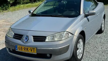 Beige Gebruikt 2005 Renault Mégane Cabriolet Luxe Cabriolet | € 2.450 (Eerlijke prijs)