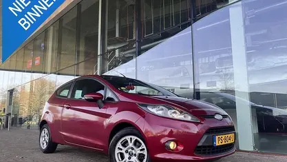 Rood Occasion 2009 Ford Fiesta Ghia Hatchback | € 1.949 (Eerlijke prijs)