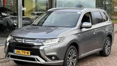 Grijs Gebruikt 2020 Mitsubishi Outlander P-HEV Intense SUV | € 25.545 (Eerlijke prijs)