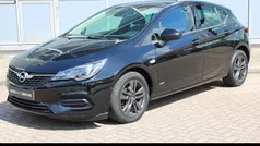 Zwart Gebruikt 2021 Opel Astra Design & Tech Hatchback | € 16.945 (Eerlijke prijs)