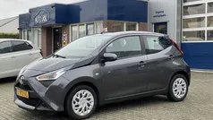Grijs Gebruikt 2021 Toyota Aygo X-play Hatchback | € 11.950 (Eerlijke prijs)