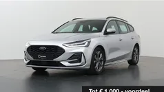 Grijs Gebruikt 2023 Ford Focus ST-Line Stationwagen | € 23.330 (Goede deal)