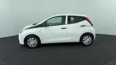 Wit Gebruikt 2019 Toyota Aygo Hatchback | € 9.750 (Eerlijke prijs)