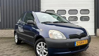 Blauw Gebruikt 2003 Toyota Yaris Hatchback | € 1.850 (Eerlijke prijs)
