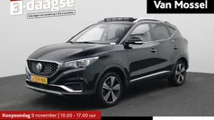 Zwart Gebruikt 2020 MG ZS Luxury Sedan | € 14.995 (Eerlijke prijs)