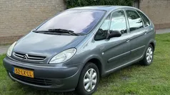 Grijs Gebruikt 2003 Citroën Xsara Picasso MPV | € 995 (Eerlijke prijs)