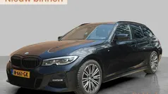 Zwart Gebruikt 2020 BMW 320 Executive Stationwagen | € 25.028 (Eerlijke prijs)