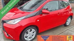 Gebruikt 2015 Toyota Aygo X-play Hatchback | € 6.750 (Eerlijke prijs)