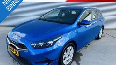 Blauw, metallic lak Gebruikt 2023 Kia Ceed Sportswagon Stationwagen | € 26.500 (Eerlijke prijs)