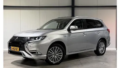 Occasion Mitsubishi Outlander Intense+ 225 PK (165 kW) 2021 SUV