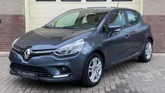 Grijs Gebruikt 2017 Renault Clio IV Life Hatchback | € 8.950 (Eerlijke prijs)