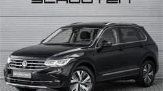 Zwart Gebruikt 2022 VW Tiguan Elegance SUV | € 32.900 (Goede deal)