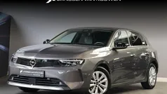 Grijs Gebruikt 2022 Opel Astra Edition Hatchback | € 18.885 (Eerlijke prijs)