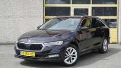 Zwart Gebruikt 2021 Skoda Octavia Business Line Stationwagen | € 17.950 (Goede deal)