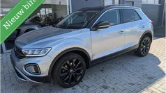 Grijs Gebruikt 2022 VW T-Roc Life SUV | € 26.950 (Goede deal)