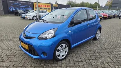 Blauw Gebruikt 2012 Toyota Aygo Comfort Hatchback | € 3.950 (Eerlijke prijs)