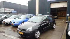 Zwart Gebruikt 2005 Renault Clio II Authentique Hatchback | € 1.299 (Eerlijke prijs)