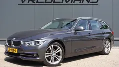 Grijs, metallic lak Gebruikt 2016 BMW 320 Executive Stationwagen | € 13.950 (Eerlijke prijs)