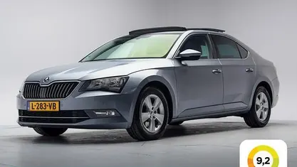 Grijs Gebruikt 2016 Skoda Superb Business Line Hatchback | € 11.909 (Eerlijke prijs)