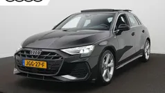 Zwart Gebruikt 2025 Audi A3 Sportback Ambiente Hatchback | € 42.900 (Eerlijke prijs)