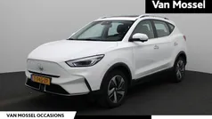 Wit Gebruikt 2023 MG ZS Comfort Sedan | € 21.995 (Eerlijke prijs)
