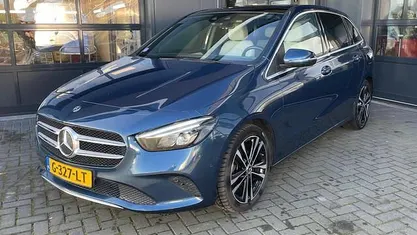 Occasion Mercedes B180 Premium 136 PK (100 kW) 2019 Blauw MPV