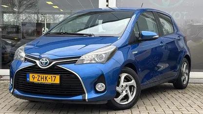 Occasion Toyota Yaris Hybrid 101 PK (74 kW) 2015 Blauw Hatchback