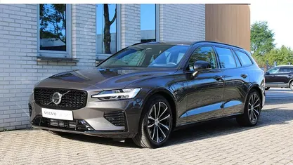 Occasion 2025 Volvo V60 Plus Stationwagen | € 48.950 (Eerlijke prijs)