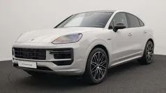 Grijs, metallic lak Nieuw 2025 Porsche Cayenne Turbo E-Hybrid SUV | € 259.070 (Eerlijke prijs)