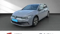 Gebruikt 2023 VW Golf VIII Move Hatchback | € 27.544 (Eerlijke prijs)