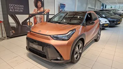 Goud Nieuw 2025 Toyota Aygo X Pulse SUV | € 26.950 (Eerlijke prijs)