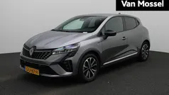 Grijs Gebruikt 2024 Renault Clio V Techno Hatchback | € 23.935 (Eerlijke prijs)