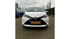 Wit Gebruikt 2017 Toyota Aygo X-play Hatchback | € 5.750 (Goede deal)