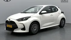Wit Gebruikt 2022 Toyota Yaris Hybrid Active Hatchback | € 20.445 (Eerlijke prijs)