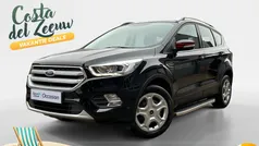 Zwart Gebruikt 2018 Ford Kuga Trend SUV | € 16.950 (Eerlijke prijs)