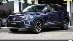Blauw Gebruikt 2020 VW T-Roc Style SUV | € 26.845 (Eerlijke prijs)
