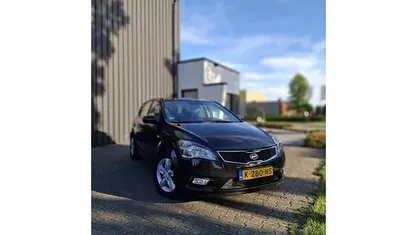Occasion Kia Ceed 90 PK (66 kW) 2012 Zwart Hatchback