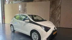 Gebruikt 2019 Toyota Aygo X-play Hatchback | € 7.999 (Goede deal)