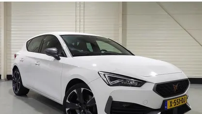 Wit Gebruikt 2021 Cupra Leon Hatchback | € 23.945 (Eerlijke prijs)