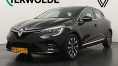 Zwart Gebruikt 2021 Renault Clio V Intens Hatchback | € 16.295 (Eerlijke prijs)