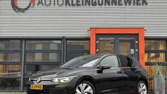 Zwart Gebruikt 2021 VW Golf VIII Style Hatchback | € 22.850 (Eerlijke prijs)