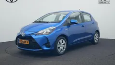 Blauw Gebruikt 2017 Toyota Yaris Hybrid Hatchback | € 14.745 (Eerlijke prijs)