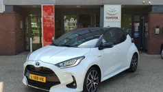 Wit Gebruikt 2021 Toyota Yaris Hybrid Executive Hatchback | € 23.999 (Eerlijke prijs)