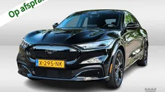Zwart Gebruikt 2023 Ford Mustang Mach-E Premium SUV | € 39.900 (Goede deal)