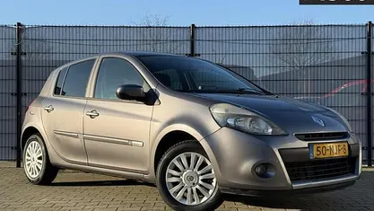 Gebruikt 2010 Renault Clio II Collection Hatchback | € 1.999 (Goede deal)