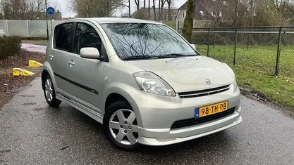 Occasion Daihatsu Sirion 69 PK (50 kW) 2006 Beige Hatchback