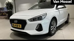Wit Gebruikt 2018 Hyundai i30 Comfort Hatchback | € 12.400 (Eerlijke prijs)