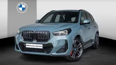 Groen, metallic lak Gebruikt 2024 BMW iX1 M Sport SUV | € 49.900 (Eerlijke prijs)
