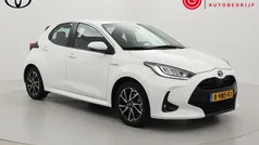 Wit Gebruikt 2020 Toyota Yaris Hybrid Hatchback | € 19.999 (Eerlijke prijs)