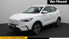 Wit Gebruikt 2023 MG ZS Comfort Sedan | € 26.495 (Eerlijke prijs)
